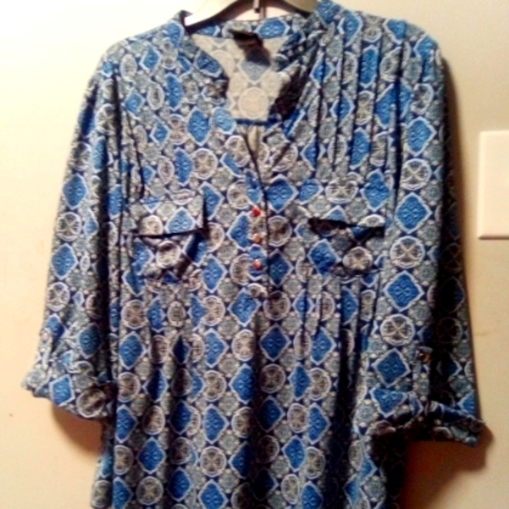 J.t.b. brand Women's pullover long sleeve blouse. Size 2X